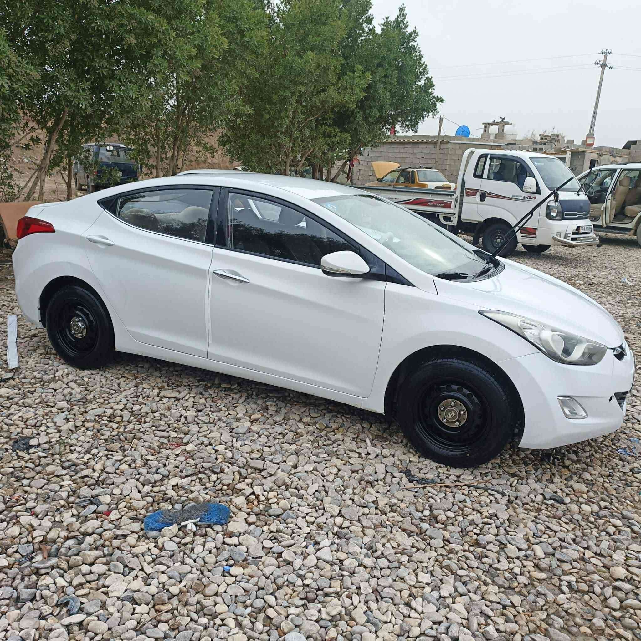 سلام عليكم النتر موديل 12 رقم واسط دولي سنويه لا 30 تحويل ثاني يوم سياره جاهزه من  كلشي تبريد ثلج تخم تاير جديد حداديه جديده مكان السياره كوت مركز المدينة السعر 95 الاستفسار الاتصال ***********
