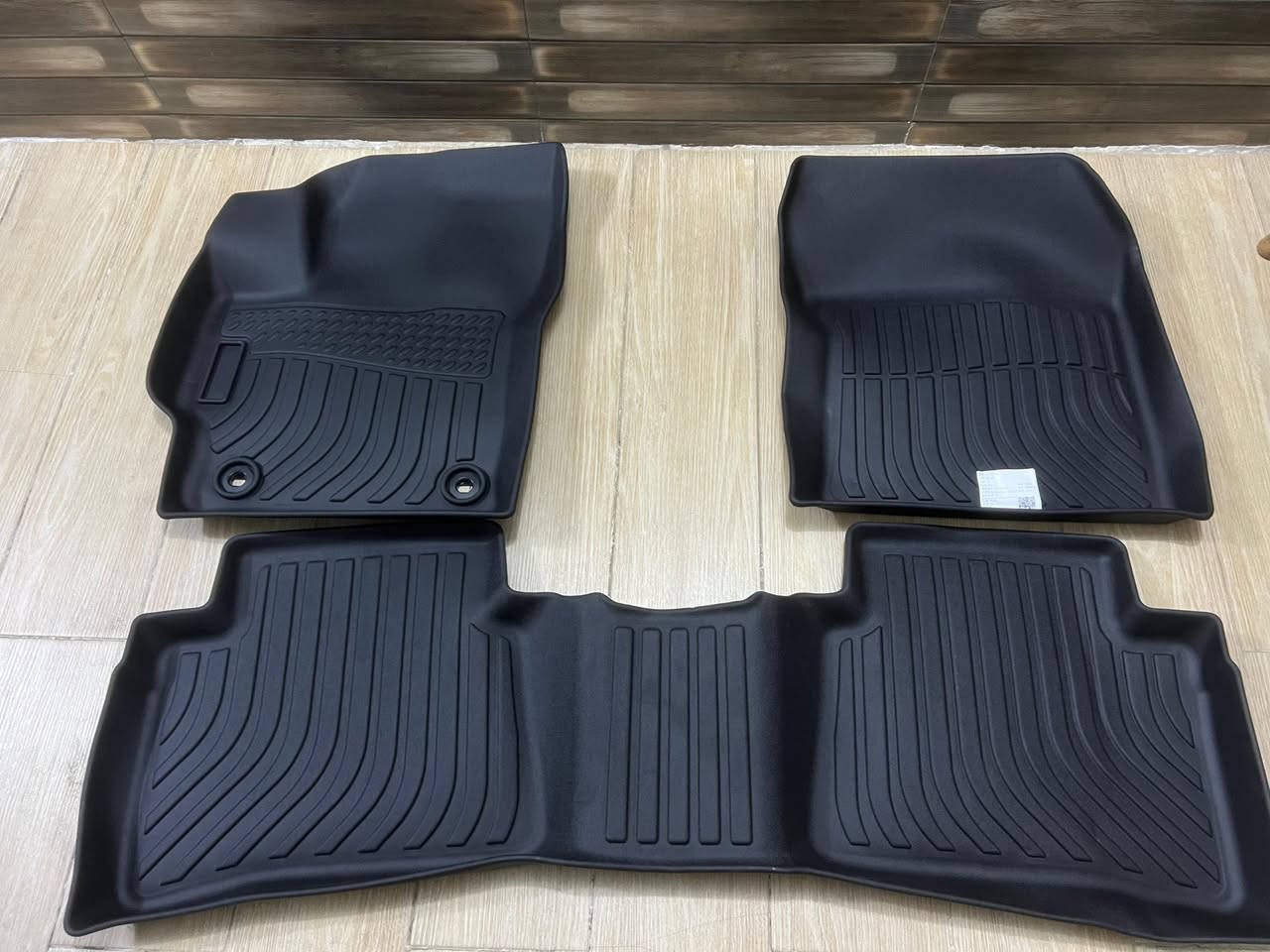 تتوفر ارضيات 
كورلا هايبرد 
كميةً محدودة 
0771 365 8670
