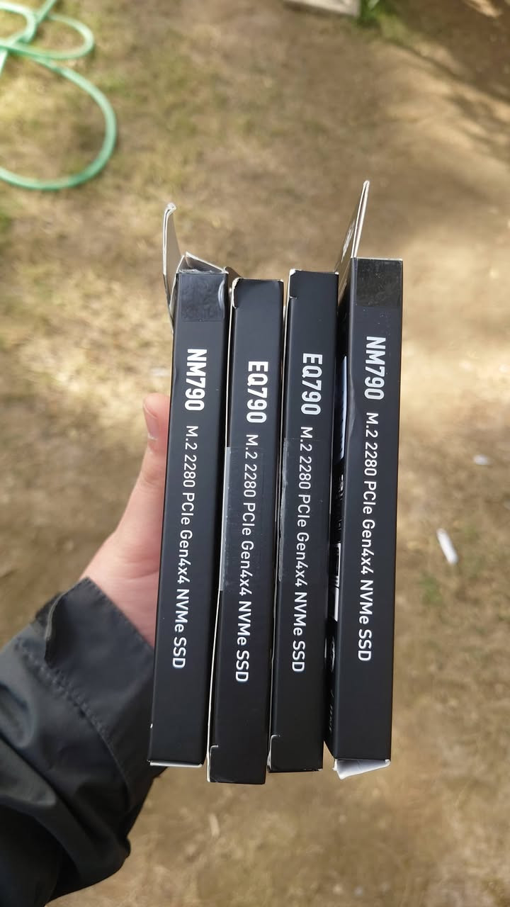 السلام عليكم 
متوفر 
لكسر جيل رابع 
1tb 
2tb 
4tb قطعتين


**إذا كنت صاحب هذا الإعلان وتريد حذفه لأي سبب، رجاءا أرسل رسالة إلى الدعم الفني**