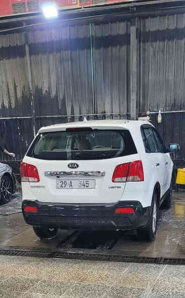 اعادة النشر 
سورنتو ١٢ رقم واسط مميز انكليزي  باسمي ما يحتاج هزه  
بيها كص قمارة 
مكينه أربعة سلندر وكير و صدر خير من الله 
السعر ١٠٧ 
السيارة نظيفه 
الشراي يتصل  ***********
