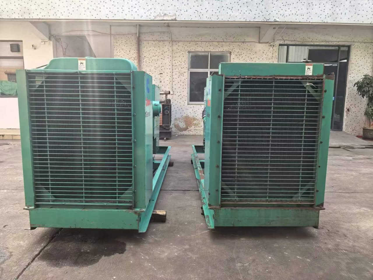 ✅ Twin units, original Cummins LTA10, 275kVA, great price—contact me if interested 🥳🥳


**إذا كنت صاحب هذا الإعلان وتريد حذفه لأي سبب، رجاءا أرسل رسالة إلى الدعم الفني**