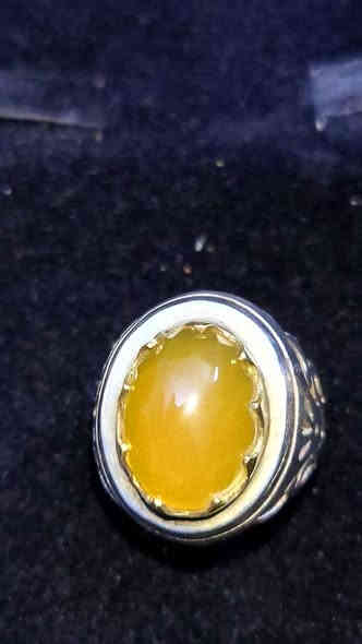 عقيق يماني طبيعي مترش صياغة يدوي السعر 55الف العنوان بغداد زعفرانية فضه 925الهاتف*********** بغداد
