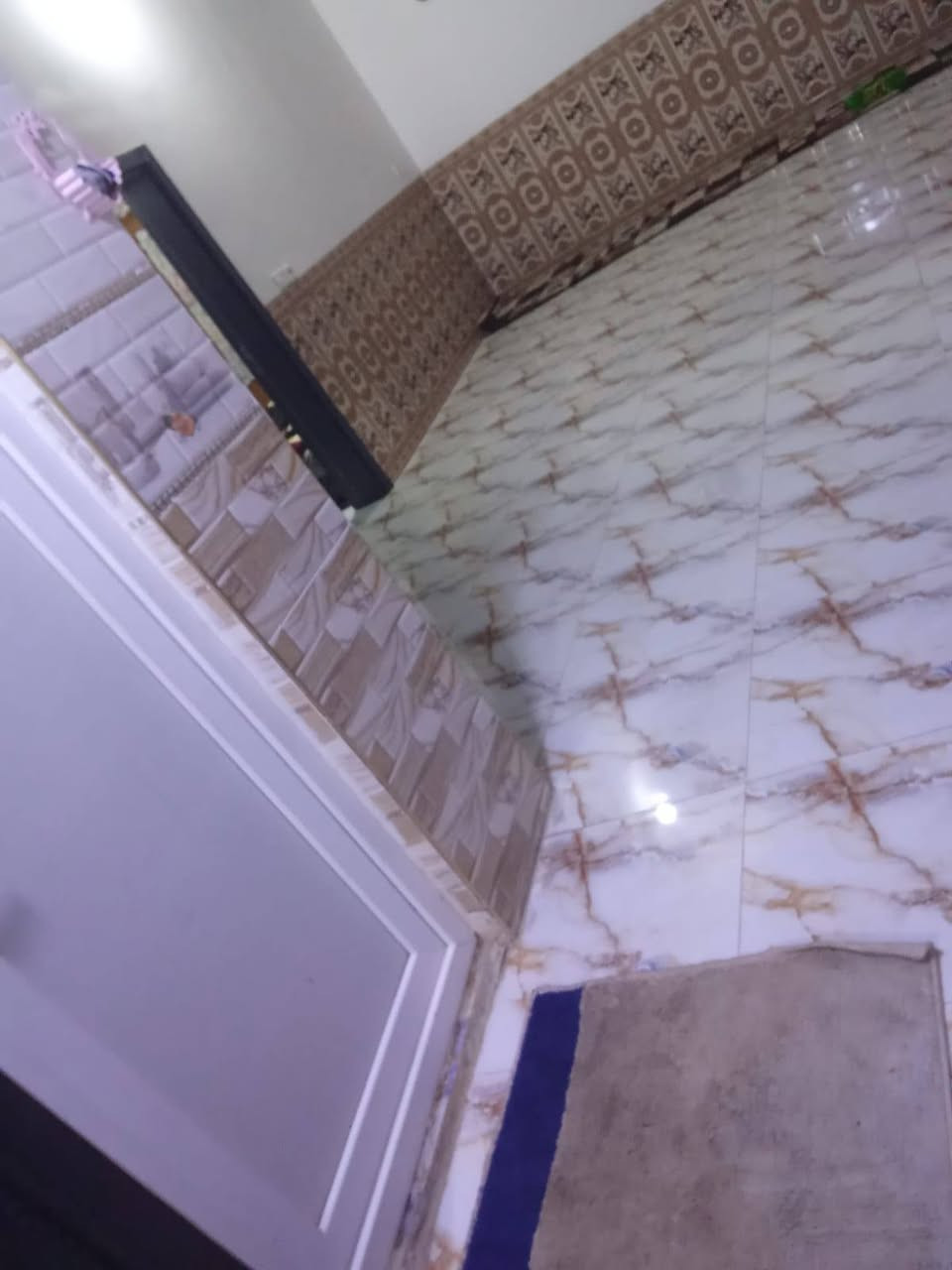 دار للبيع طابو صرف ٢١٥ متر بلقسط  طابقين بناا حديث فول سيراميك عنوان الدار كركوك حي اسرا ***********سعر  تحويل مباشر باسم المشتري موقع مميز خلف التجاري  ***********سعر
