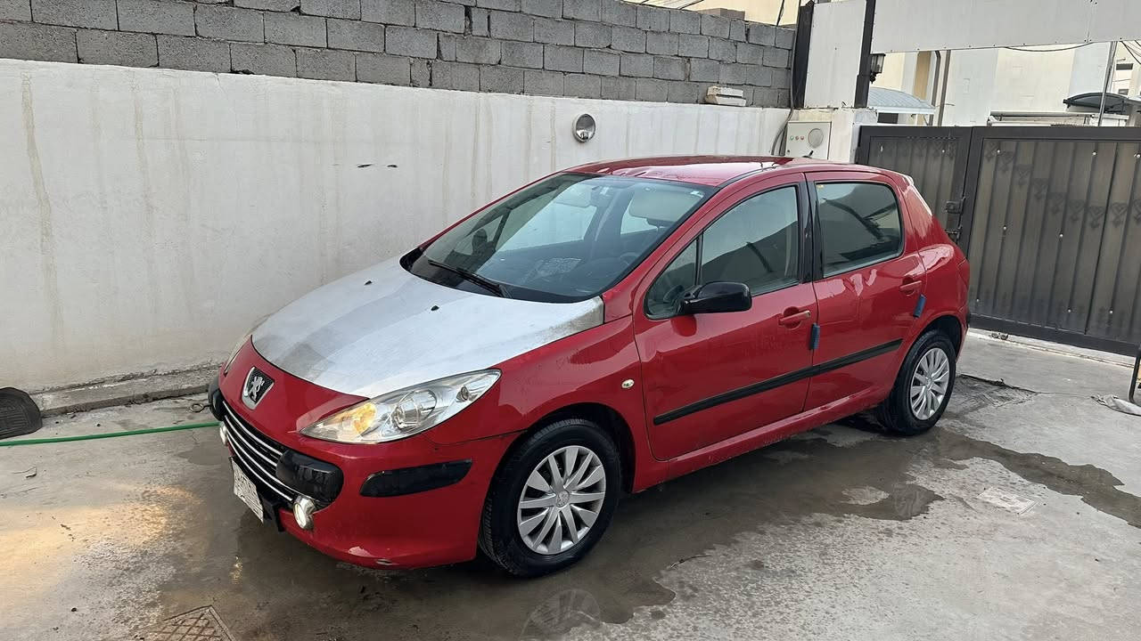 بيجو موديل ٢٠٠٦ للبيع ٣٧ ورقه
محور كوريلا كير مكينه كمبوتر ضفيره جدد حاويه 

عنوان نجف بأسمي سنويه ل ٢٧ بدي وكاله لاصبغ ولا سمكره 
***********
