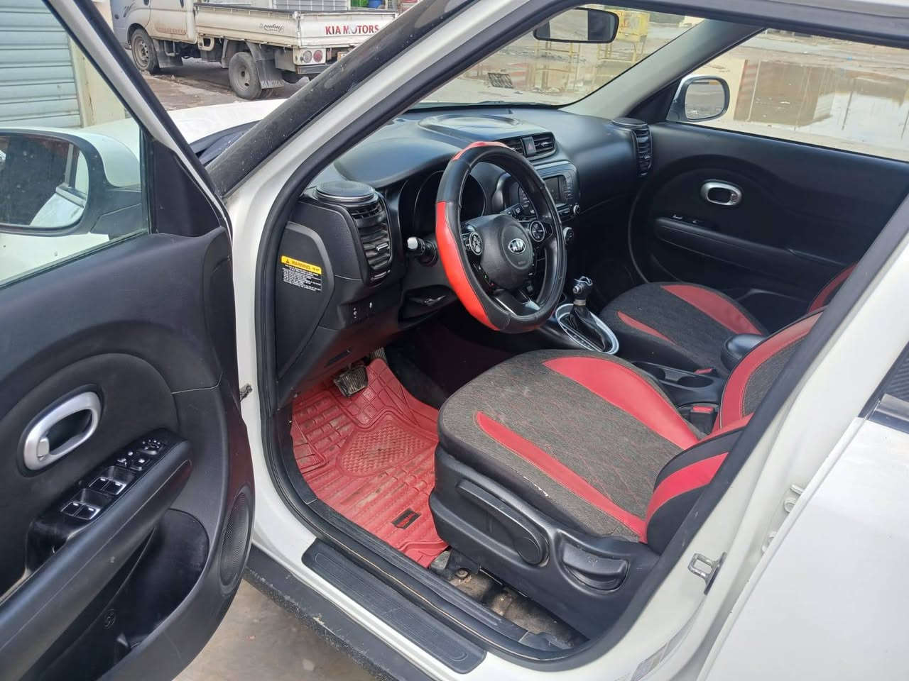 سلام عليكم سول موديل 18 وارد امريكي رقم بغداد حادثهة بس بنيد مبدل وبيهة صبغ جاملغات الأماميه بدون معجون وفتح سياره ليبل واحد محرك 1600 والي مئشر عليهن بارد
سعرها 110 وبيهة مجال شي بسيط حك جية ***********
