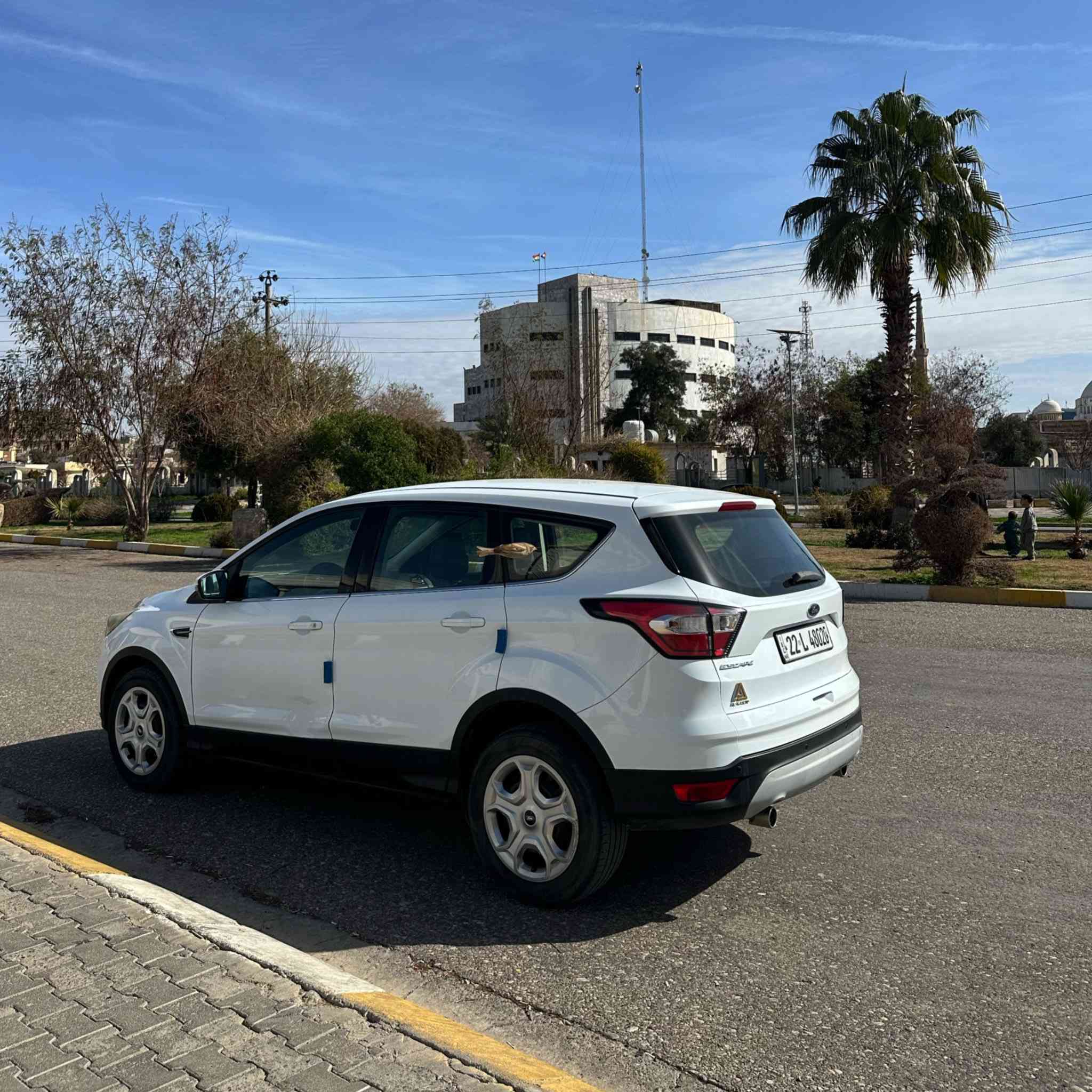 Ford escape 2018  خليجي محرك ٢.٥
صفر شريكة القاصد من الوكاله ايد واحد 

سيرفس و صيانه كله بالوكاله 

مكفول ما عدا شبر تعديل بارد بالصندوك 

ماشي ١٥٩ الف كيلوا 

فوول مواصفات ما عدا فتحه 

رقم و سنويه جديد ل ٢٠٢٩ 

مكان السياره اربيل 

*********** واتساب تليفون
