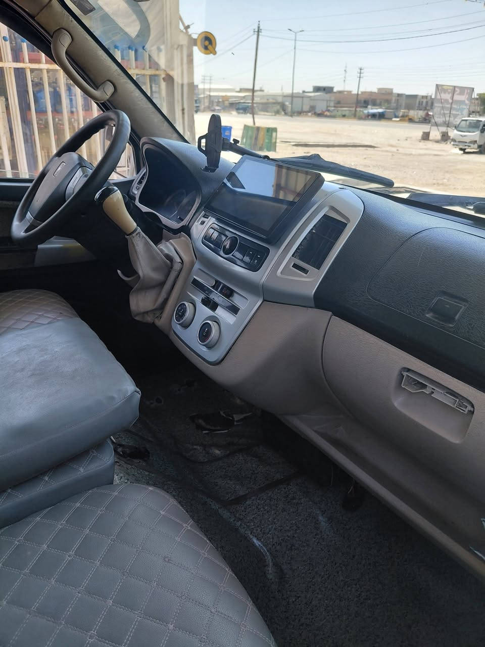 السلام عليكم
جنبي H1 2014 ، رقم انكليزي بأسمي تحويل مباشر ، مكينة كير اكسل خير من الله،  تبريد منظومة جديدة ، تخم تاير  دوشمة نضيفة ، بيها بارد بالكصة وصبغ يم قبق البانزين ، السعر 75 وبيها مجال ، مكاني ابو غريب ***********
