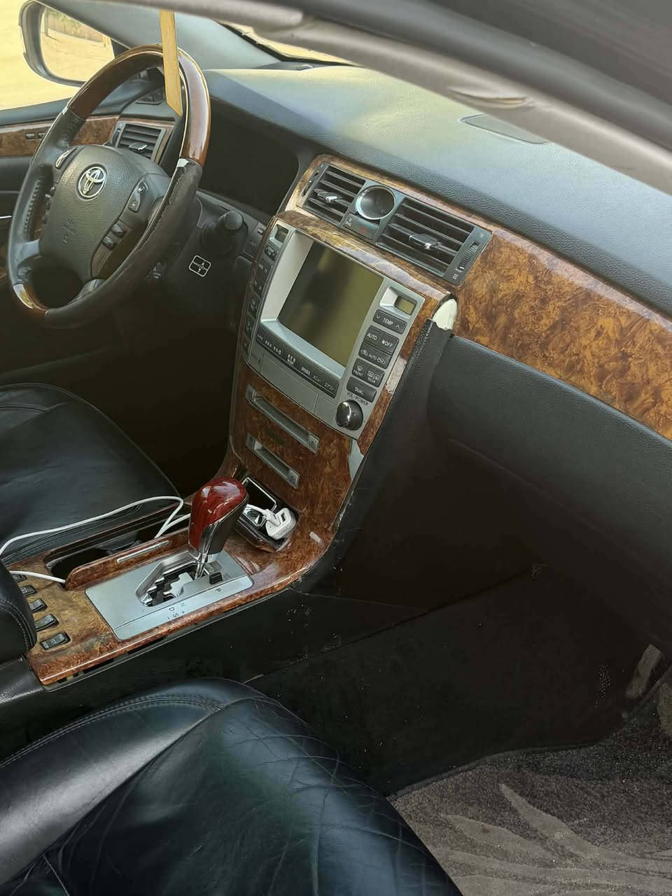 🚗 للبيع او (مراوس)
تويوتا ماجيستا موديل 2003

​الرقم: كركوك (مدفوع گمرك وضريبة + القرص موجود).

​الموقع: النجف الأشرف.

​الحالة العامة: السيارة تحويرة النجف (شغل نظيف فوق وتحت).

​الإضافات: تم تركيب "فتحة سقف" بدون قص التكم (شغل مرتب).

​الحوادث: توجد ضربة في الجاملغ جهة اليمين، وباقي التفاصيل عند الفحص.

​💰 السعر:

​105 ورقة (10,500 دولار أمريكي).

​📞 للتواصل والاستفسار:

​يمكنكم الاتصال مباشرة على الرقم: ***********
