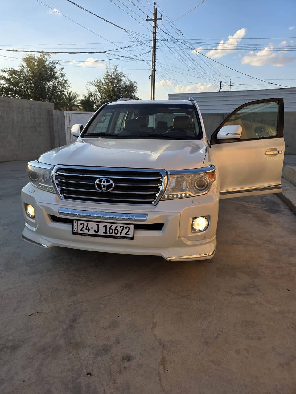 للبيع
سياره لاندكروزر  GXR
2012 
6 سته سلندر 
فول مواصفات 8 ايرباك بريم كشنات كهرباء وكشنات جلد 
ممشى السياره 156 الف 
كير محرك كله بالشرط طخم تاير جديد 
السياره مكفوله من الصبغ والبارد 
رقم السياره دهوك تريد تحويل او وكاله 
سعر السياره  345  $  ورقه 
للاتصال 
***********  /  اسيا /  مؤيد العجاج 
***********  / زين  /مؤيد
