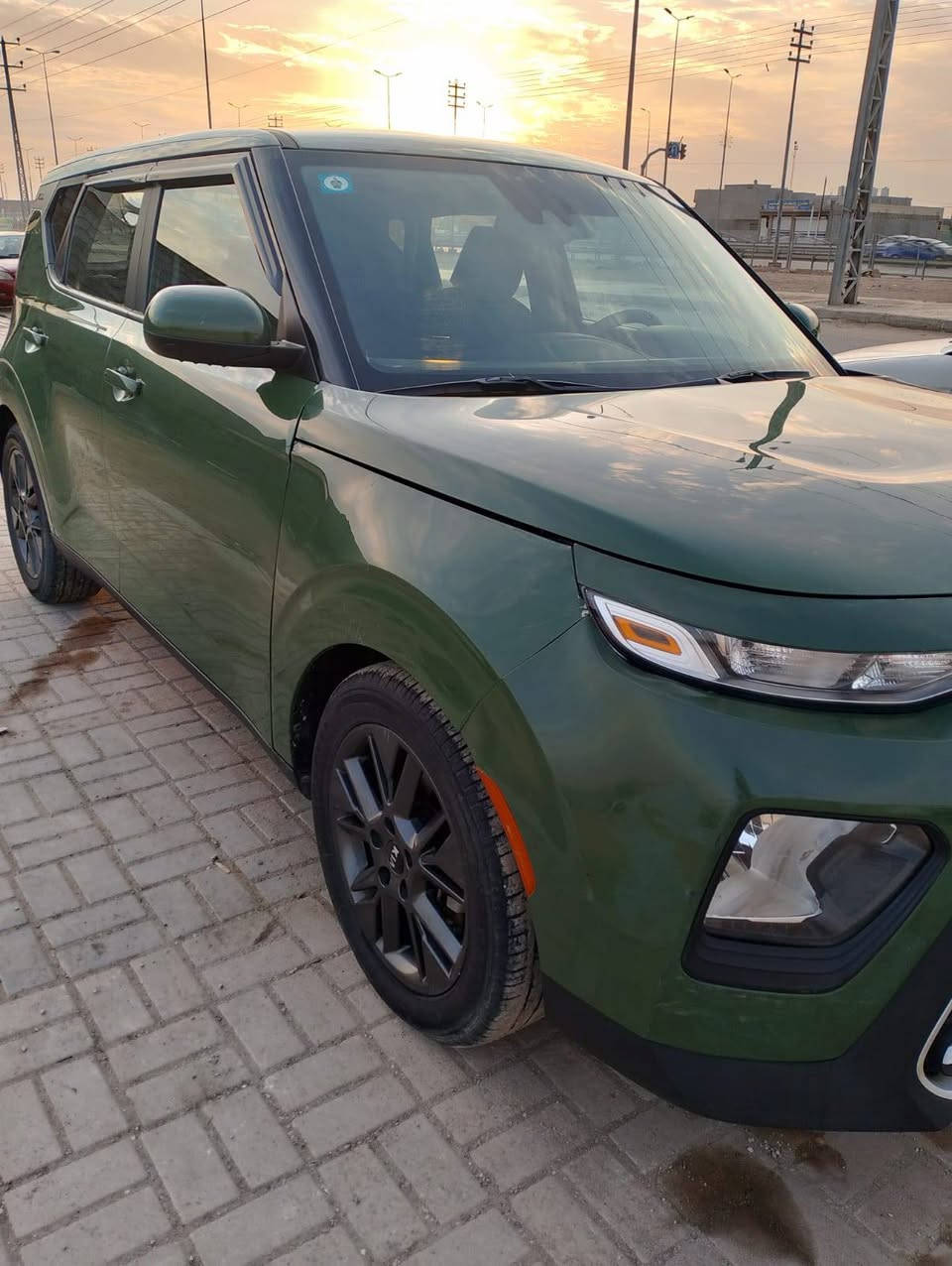 السلام عليكم للبيع كيا صول ٢٠٢١ رقم كربلاء بأسمي السياره جديده وجاهزه ماشيه ٥٩ جاملغ مبدل نفس الون وصبغ دعاميه اماميه فقط السياره فول ١/١ شنو بالك موجود  رادارات امامي وخلفي وجانبي  السعر ١٣٨ مكان السياره كربلاء للإستفسار ***********/ *********** (مكلف بالنشر )
