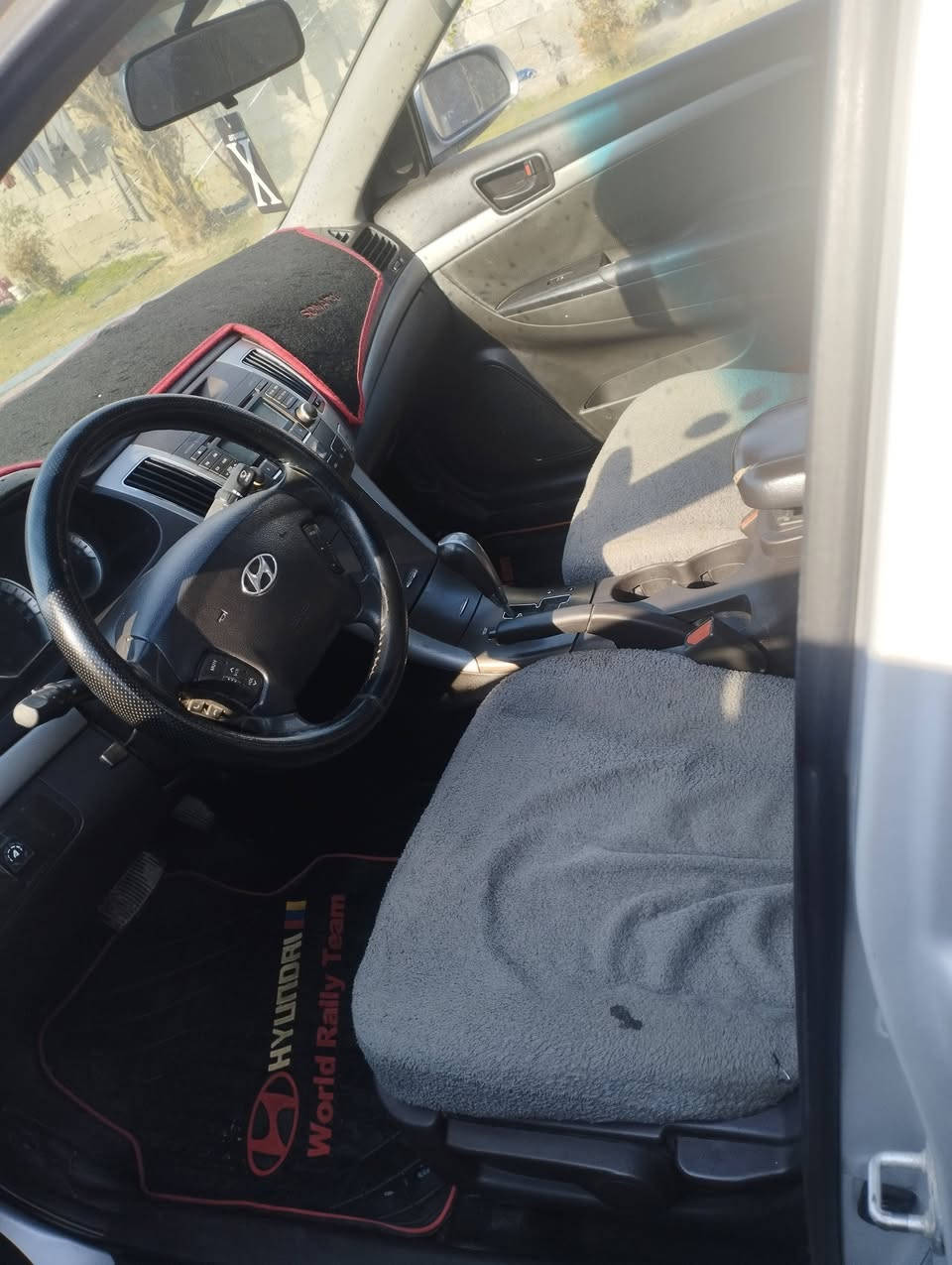 السلام عليكم سوناتا  موديل ٢٠٠٩رقم سليمانيه كوري محرك الفين جديد سنويه جديده ارقام جديده لون سلفري تخم تاير تبريدثلج تدفئه شغاله بيها منضومة غاز سياره مكفولة عدا صيغ بل باب الخلفي بدون دواخل مبايل ***********مبايل***********سعر١٠٥مكاني حفريه تاج الدين عليه السلام
