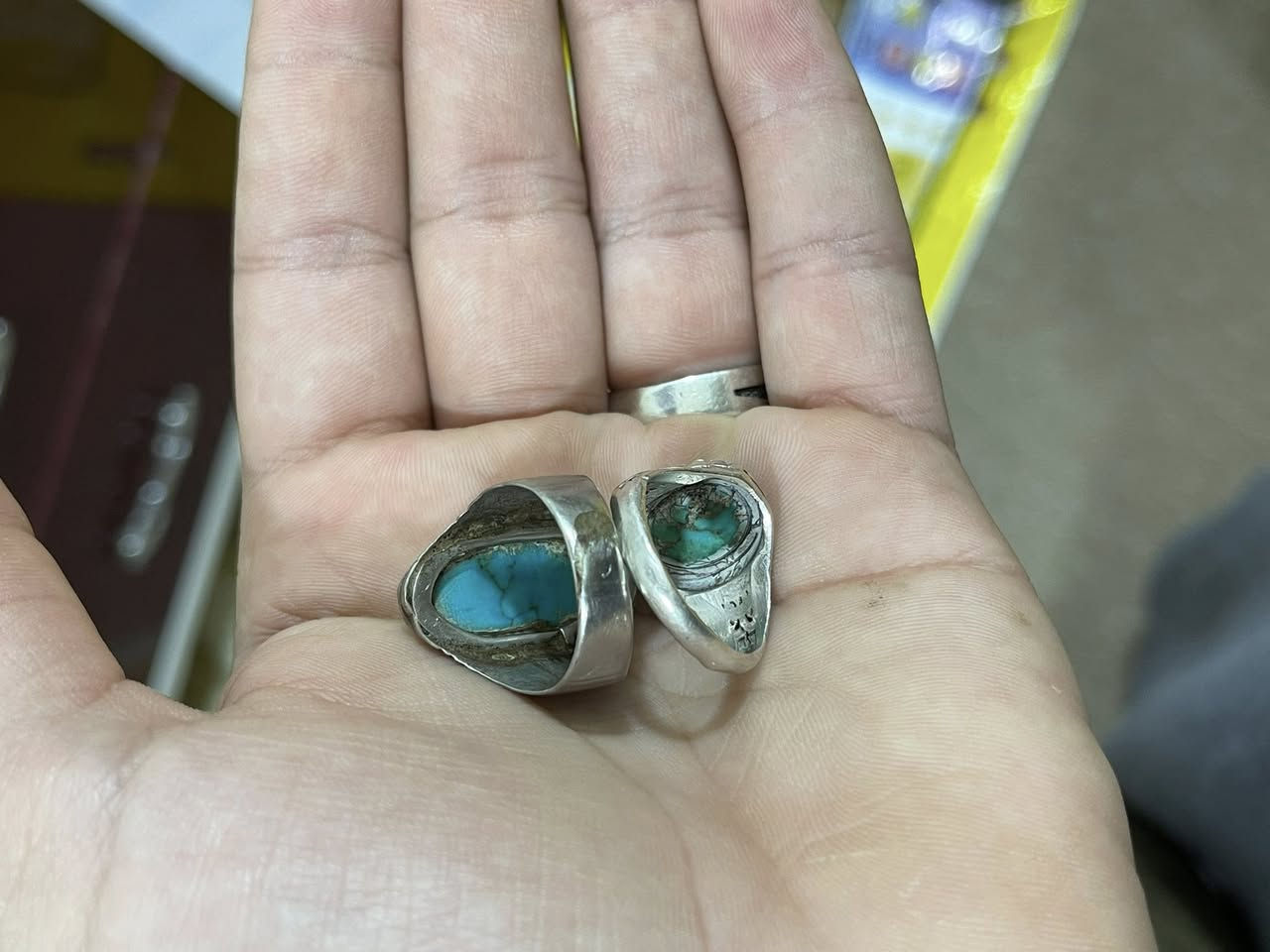 للبيع القطعه ب20 قفل متوفر توصيل


**إذا كنت صاحب هذا الإعلان وتريد حذفه لأي سبب، رجاءا أرسل رسالة إلى الدعم الفني**