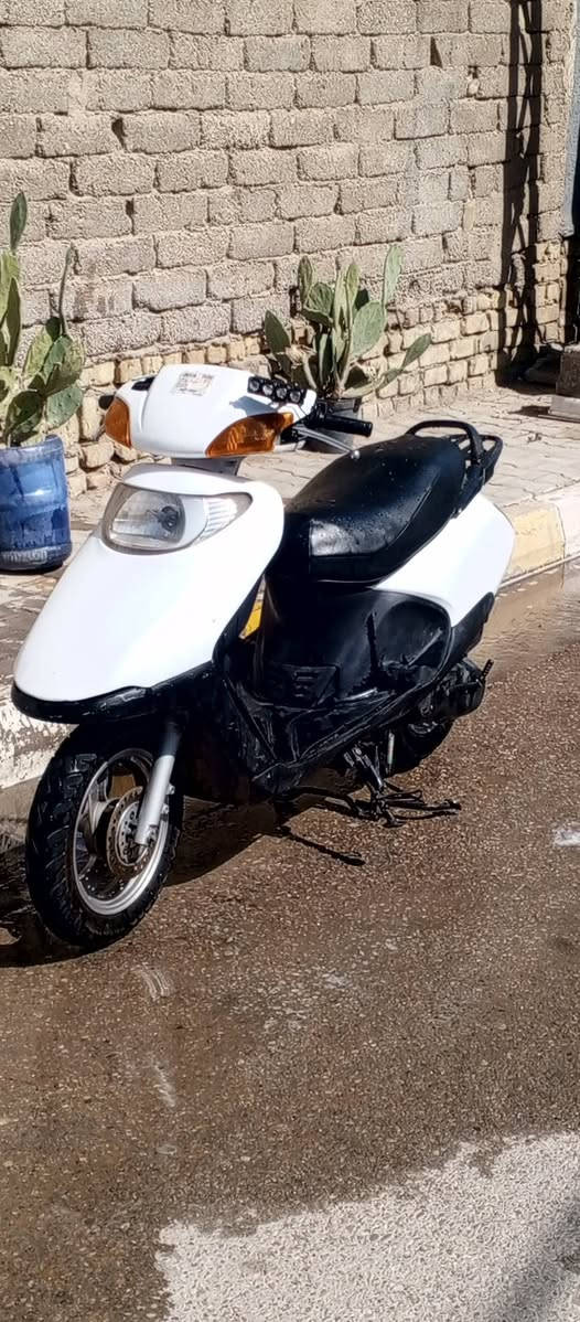 سلام عليكم دراجه سبيسي ماليزي مفتوحه شرط مفتوحه والبوش اصلي ياباني دراجه كله شغال جاهزه بيه تخم تاير جديد السعر 450 وبيه مجال قليل اتصال اله الرقم ***********
