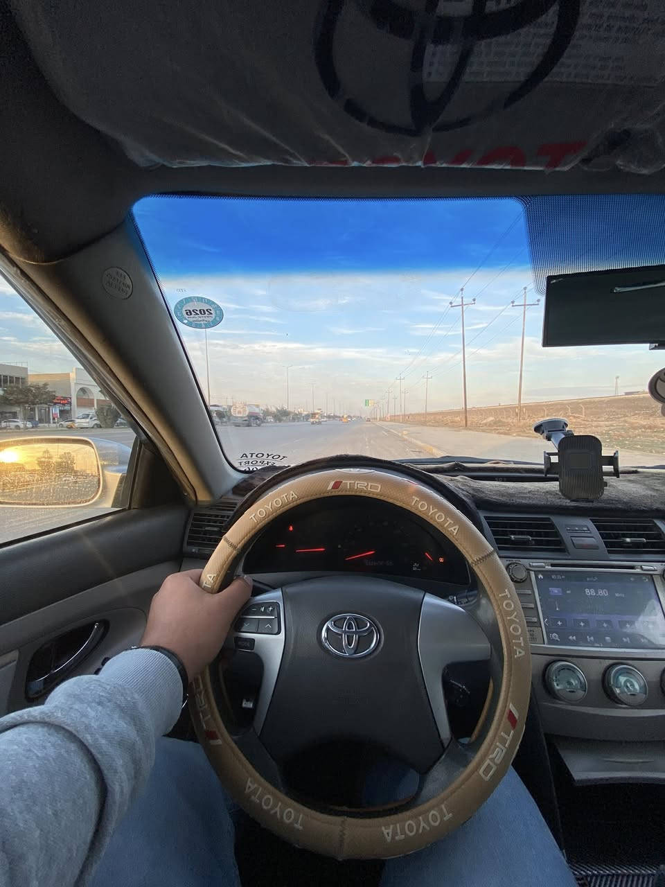 السلام عليكم
كامري موديل 2009 
للبيع لون سلفر 
سنويه ورقم جديد قبل اسبوع با اسمي حصراً شرط تحويل 
تخم تايرات ويل جديد 
صدر امامي وخلفي قبل شهر جديد 
زوج لايتات جديد عالي ناصي زينون نهار
غرفتها نضيفه مكينه مفتوحه بدون عيب كير شرط ماشي 166mil
سماعات جديده 
ضرر 3 قطع 
سياره معمره جديد مال جناي وسعرها مناسب 
🪬99 🪬وبيها مجال غير متواجد على الفيس اتصل فقط ***********
مكانها كركوك
