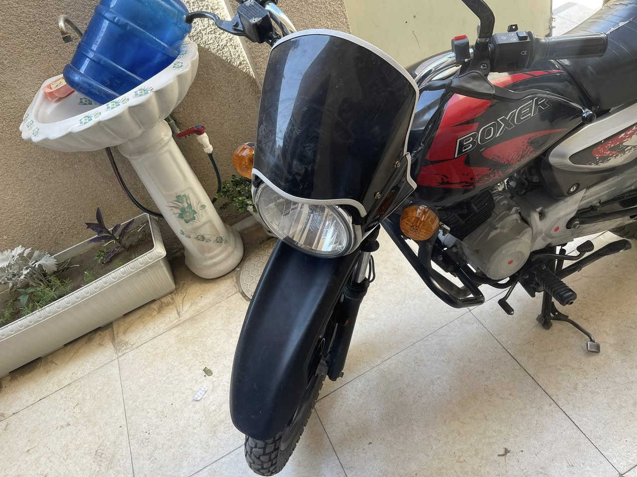 السلام عليكم بوكسر جبلي للبيع موديل 21 مرقم بغداد  مكينة بيها تبخير دراجة شغلة وخير من الله السعر 1800
مكاني بغداد الزعفرانية استفسار واتساب ***********
