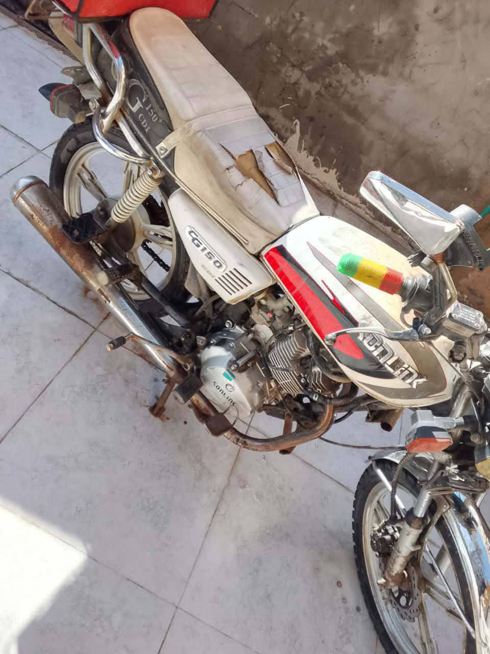 ايراني 5 گير نضافة بلصور بس ويل بدلت خلفي صار لونة احمر دهن كل اسبوع تبديل كلشي كامل بيها تشتغل نگرة سلف قيم وخذ


**إذا كنت صاحب هذا الإعلان وتريد حذفه لأي سبب، رجاءا أرسل رسالة إلى الدعم الفني**