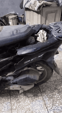 دراجه Pcx للبيع دراجه ابيعه على حطته جيل الثالث تجي شوفه متعجبك عوفه دراجه شغاله سويت بيه حادث بصيط او تركته *********** سعره 15 بيه مجال مكاني بغداد
