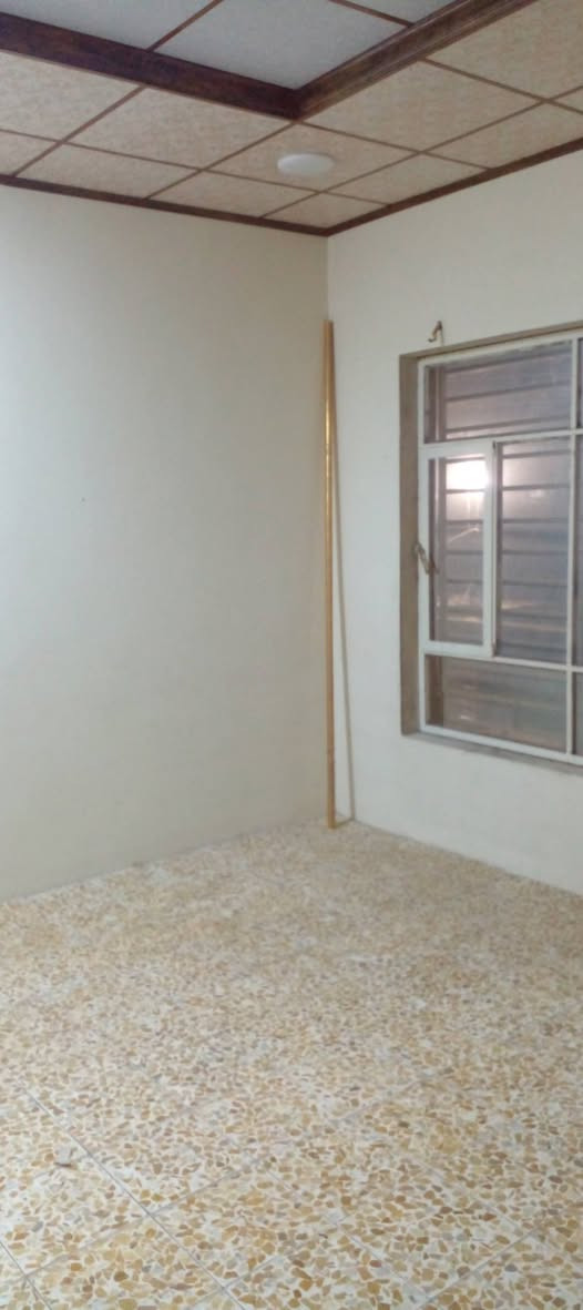 #للأيجار (شقة حديثة)
سعر الأيجار ٣٠٠
الموقع : حي الحدباء (قرب مرطبات البحرين)
المساحة : 125 متر
غرفتين وصالة ومطبخ وصحيات وسطح
ملاحظة : (مدخل درج واحد على ثلاث شقق)
للاستفسار
***********
***********نستقبل طلباتكم العقارية بيع شراء ايجلر
