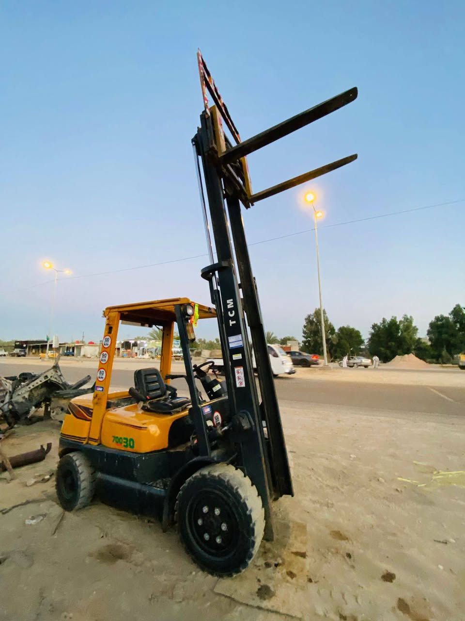 السلام عليكم شوكيه 3طن  للبيع تي سي ام كاز ازوزه كير اوتماتيك جب عالي 3حركات جاهزه للعمل موديل 2008 بابل الشوملي ***********
