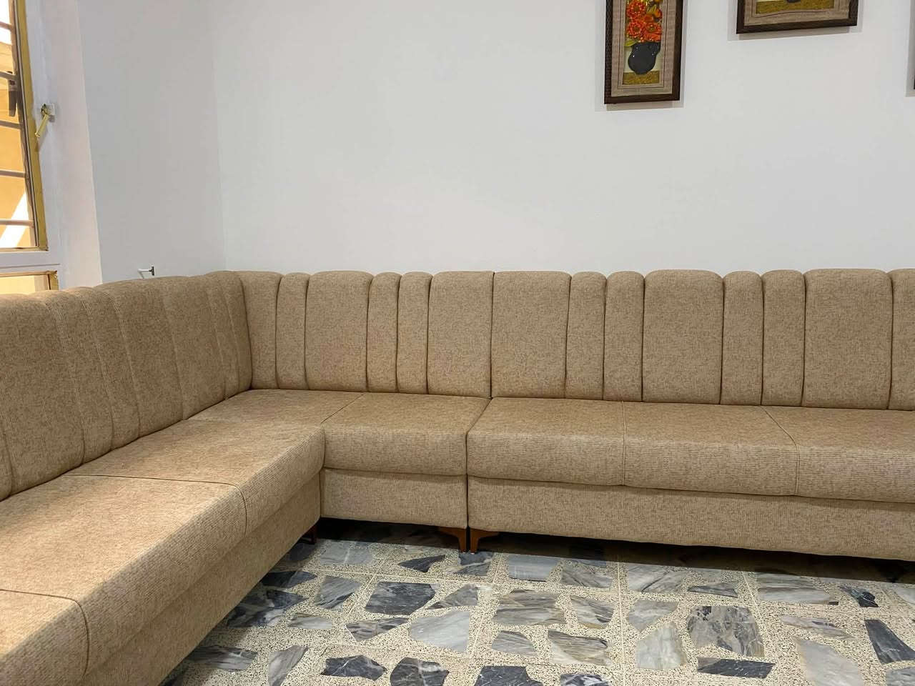 لأن راحتكم تهمنا… صنعنا هذا الديوان بعناية من أول قطعة إلى آخر لمسة. 🤍
✔️ تصميم عصري
✔️ خياطة متقنة
✔️ إسفنج مريح
✔️ خامات عالية الجودة
نفصل حسب الطلب وبالمقاس الذي يناسب منزلك
 العنوان موصل حي البكر قرب مطعم بيت جدي مجاور كلكامش كافيه
للاستفسار مراسلة الصفحة او الاتصال على الرقم 
*********** متوفر واتساب
