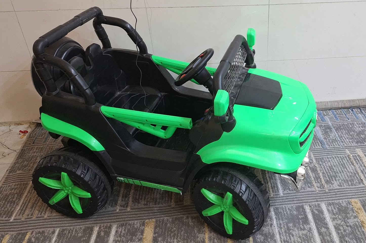 سياره شحن جديده وبحالة ممتازه لبيع سعره ٧٠الف كركوك ***********
