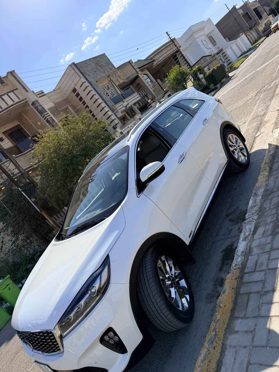 السلام عليكم سورنتو 2019
السياره خليجيه رقم انكليزي جديد ولسنويه باسمي 
المحرك والكير نضيفات جدا 
السياره فول مواصفات بنوراما ومواصفاته معروفه
السياره بدون اي حادث او اي صبغ مكفوله كفاله عامه
بدي السياره نضيف ومابي اي ملاحظات 
للتواصل اكثر ***********
السعر  260 وبيه مجال للشراي 
مكان السياره بغداد الكرخ بغداد, العراق
