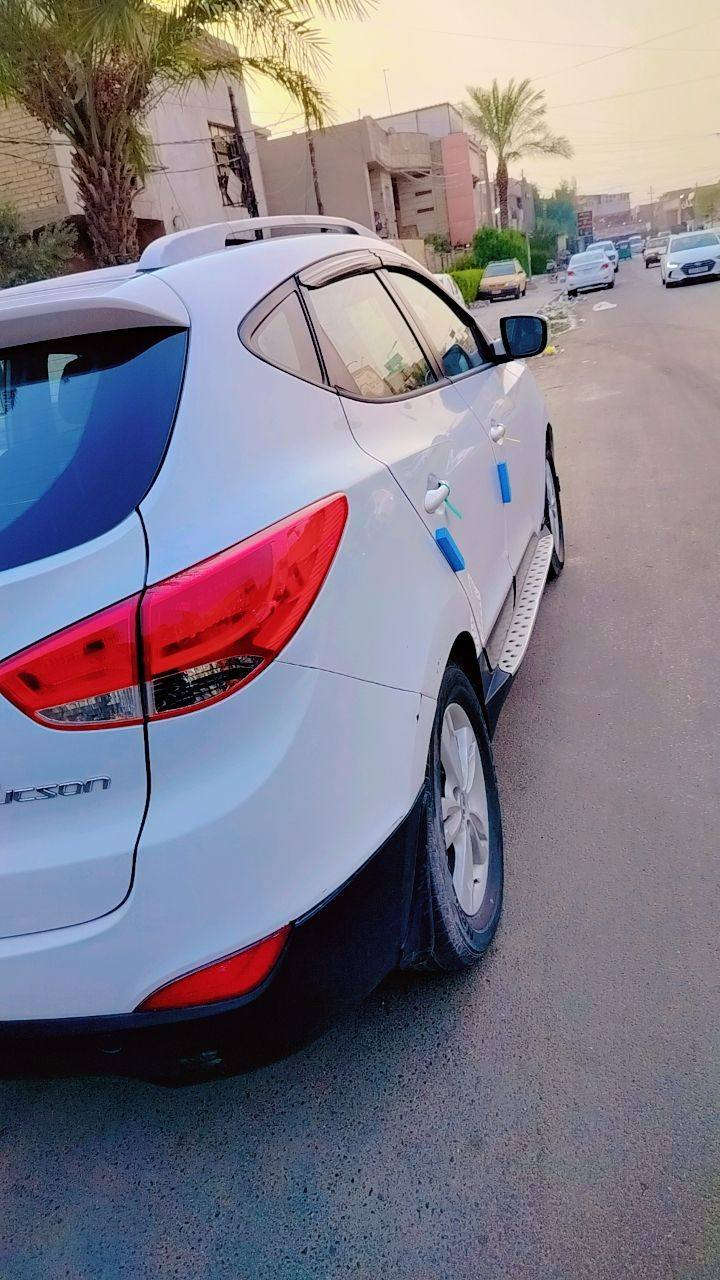 توسان خليجي مكينه 200 دوش رقم بغداد موديل 2013 تخم تاير صدر جديد تغليف كشنات+شاشه اشاير بل مري عليه ايدامه بلكات نوزلات مجاول سياره مال بيت قليل الستخدام *********** مكلف بل منشور انتصل على واتساب
