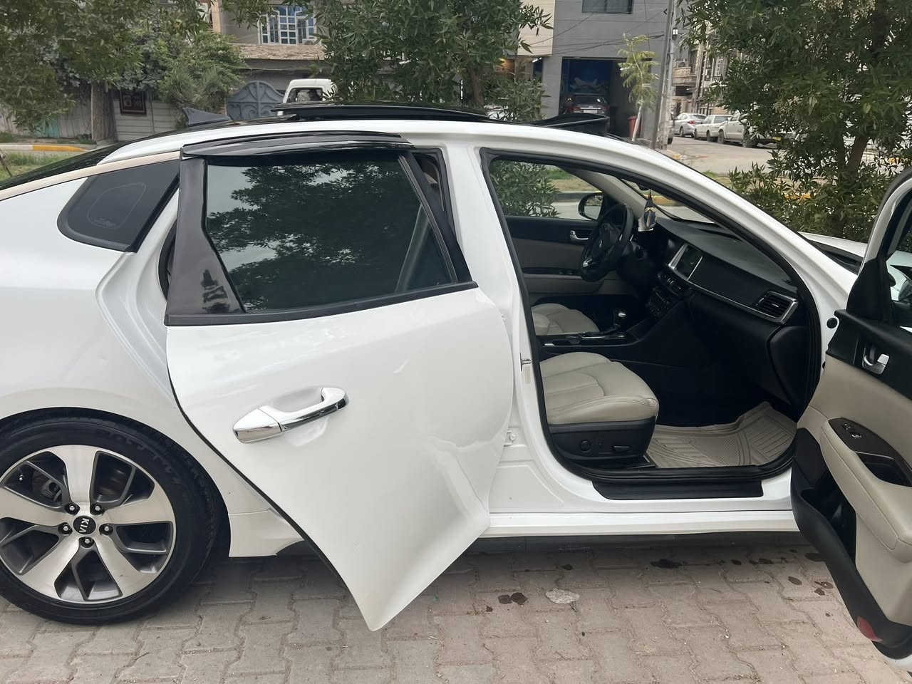 سلام عليكم اوبتما موديل 16 فول  واحد ع واحد  سياره حلوه وارد أمريكي  حادث جاملغ وبنيد بدل بلادي نفس ألون السعر 135 وبيها مجال العنوان بغداد الحريه رقم  ***********
