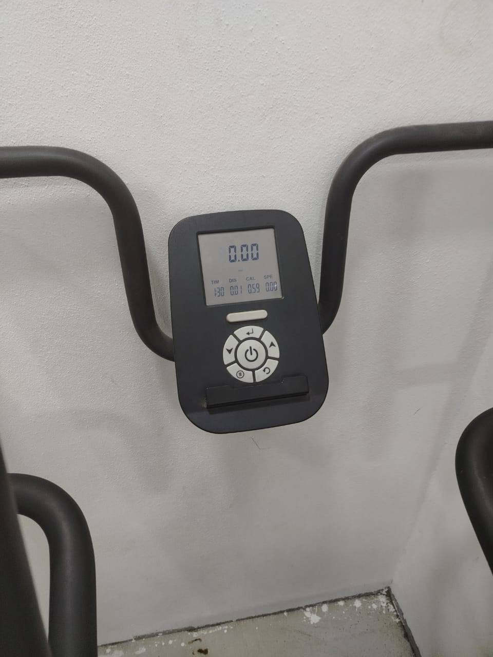 جهاز جري ميكانيكي نظافة 95% 
جديد سعر 850 دولار 
لتواصل *********** واتساب 
*********** واتساب 
نقل موجود لكل محافظات 
مكان سليمانية
