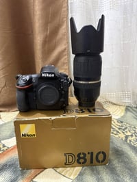 Nikon D810  فول فريم كاميرا مع زوم 70-300  ملحقاتها : بطارية / جنطة / ...