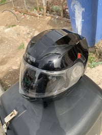 خوذة مستعملة • صندوك اسود • شعب