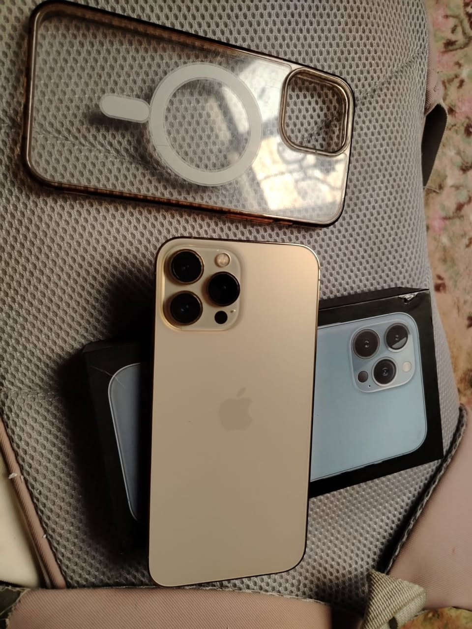 سلام عليكم جهاز ايفون 13ابرو ماكس نضافه 100+مكفول كفاله من ضهر الا شاشه وستفسار علا رقم 👍***********
