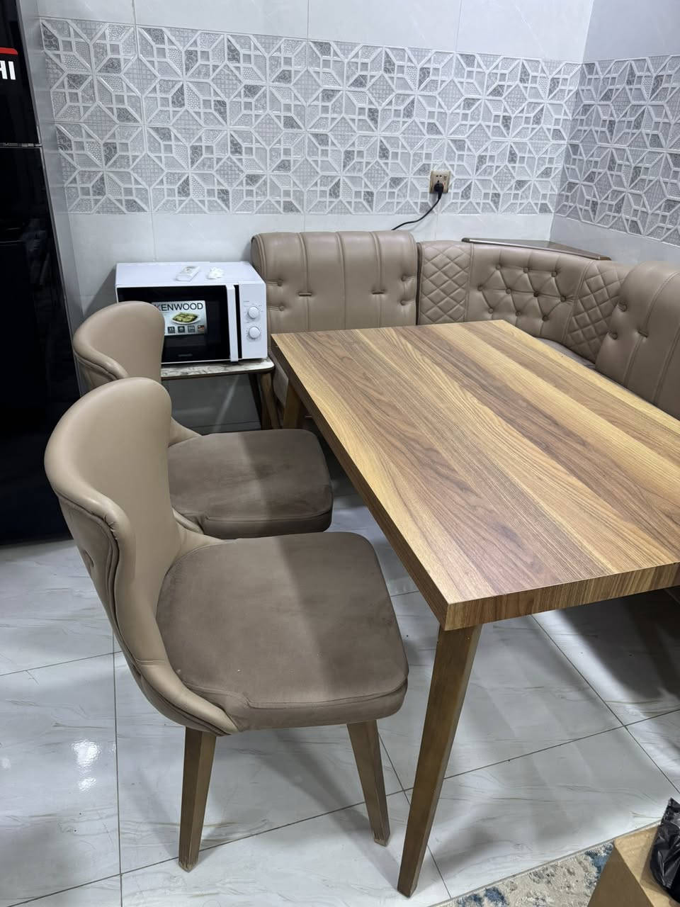 يز طعم جديد للبيع السعر ٣٥٠ 
العنوان المنصور دور السود 
***********
