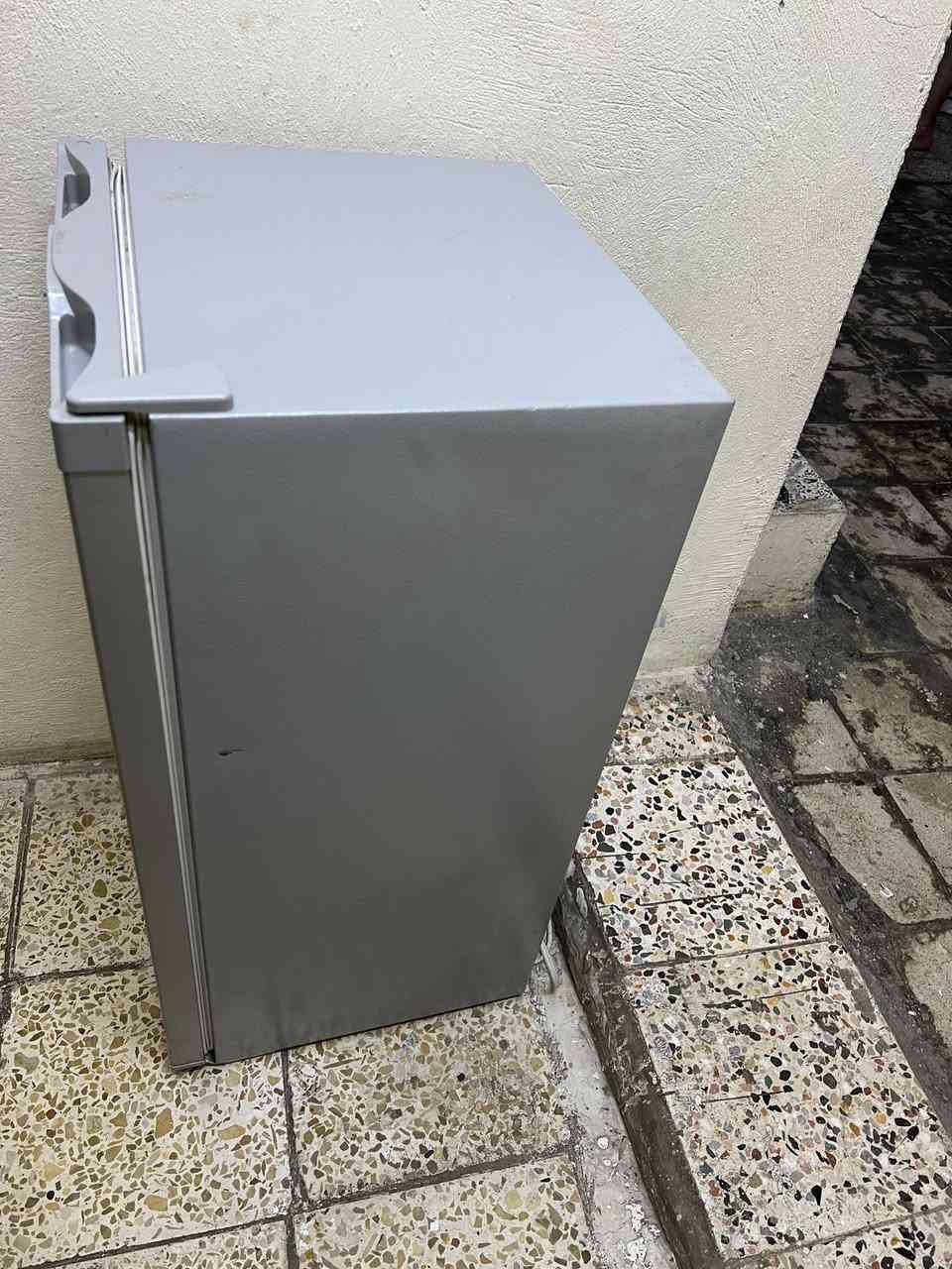 ثلاجة صغيرة  استعمال اقل الشهر شركة (NEWAL)
 الثلاجه نضيفة كلش السعر ٨٥ الف وبيها مجال بسيط  
للاستفسار مراسلة خاص


**إذا كنت صاحب هذا الإعلان وتريد حذفه لأي سبب، رجاءا أرسل رسالة إلى الدعم الفني**