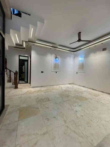 #علي_يوسف_للاستثمار_العقاري

⁨ ⁨#للبيع بيت smart home في #السيدية !

🏡 تفاصيل العقار:

 المساحة: 150م
 الواجهة: 7.5م 
النزال: 20م

الطابق الأول: صالة لأستقبال الضيوف، حمام ضيوف، مطبخ حار وبارد، غرفة نوم، شلال داخلي، حمام بتصميم أنيق.

الطابق الثاني: 3 غرف نوم ثنين سويت بالاضافه الى حمام ملحق 

الطابق الثالث: غرفة نوم بالاضافة الى حمام ملحق

📍 موقع مثالي:
يقع المنزل في السيدية مربع الاقصى 
لبيت مجهز بأحدث المواصفات العصرية 

. البيت بنظام Smart Home منزل ذكي.
. نظام لمس Touch point.
.البيت بالكامل مغلّف بارقى انواع المرمر الاسباني. 
.البيت مجهز كامرات مراقبة مع WiFi. 
.شبابيك دبل جام عازل.

#لمعرفة #السعر #الرقم ( 1 ) #سأتي #السعر #مباشره

إذا كنت تبحث عن فرص استثمارية عقارية في السيدية، يفضل عليك التواصل مع مكتب علي يوسف للاستثمار العقاري للحصول على المزيد من المعلومات والاستشارة.

📞 للاستفسار:  

***********  
***********  
***********  

📍 أو زورونا في مكتب علي يوسف للاستثمار العقاري  
السيدية – شارع الخيزران – مقابل ماكسي مول – مجاور نيكست لايت.
