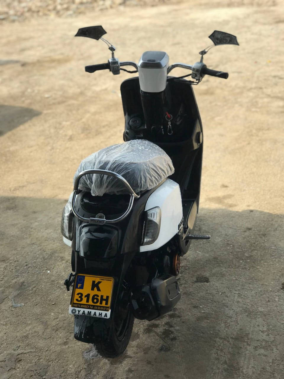 السلام عليكم                     ***********
للبيع بوليس مصطرع نوزل  شرط كفاله عامه من كلشي 
الدرجه ختم واحد مكينه شرط كفاله كهربائيات كامله 
مكان ديالي الخالص الشراي يتصل
