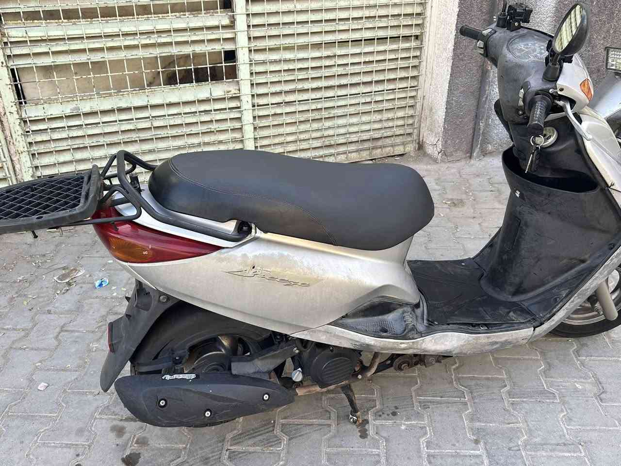 سلام عليكم دراجه بريز للبيع العنوان بغداد شارع فلسطين السعر 650 الف وبيه مجال دراجه حلوه مرتبه سلف هندر كامله مكمله    

***********
