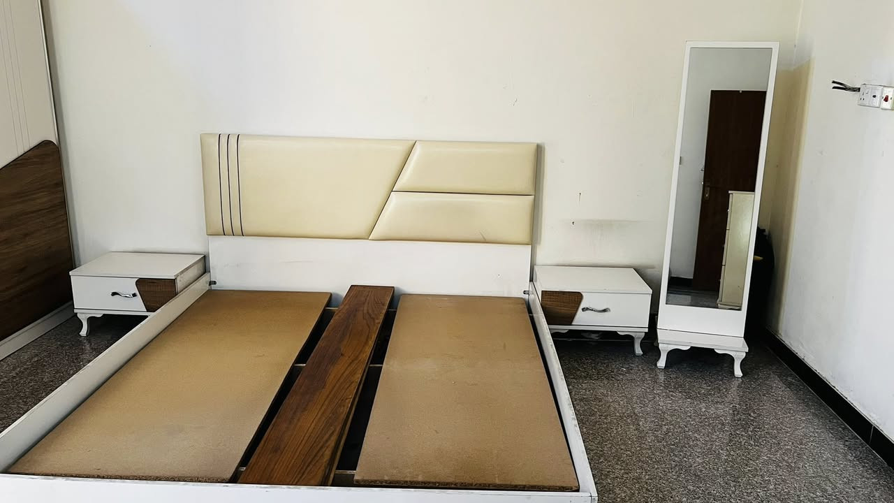 السلام عليكم اغراض بيت للبيع 
الاستفسار على الخاص او الاتصال 
***********
