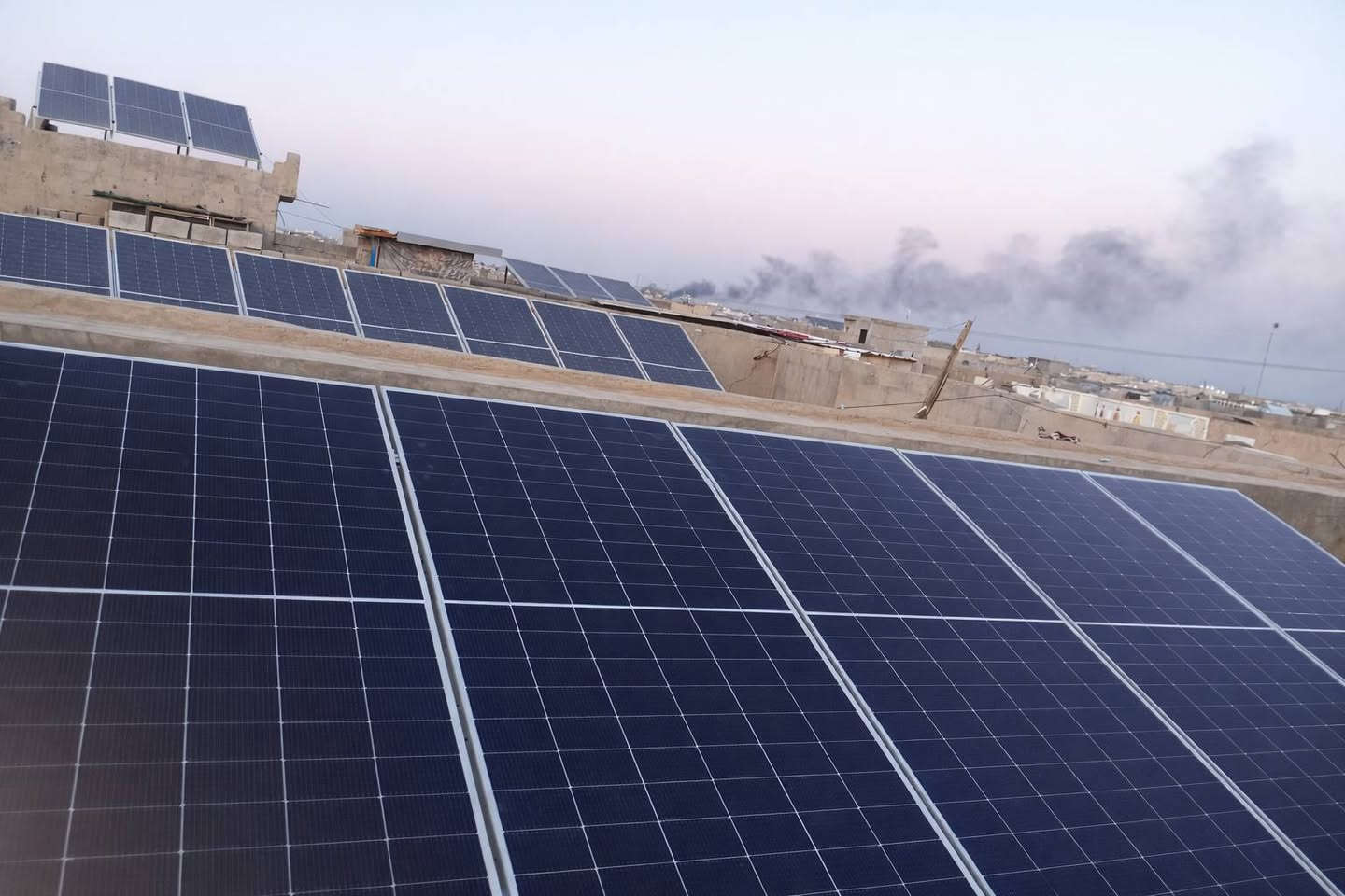 {تنصيب منظومة طاقة شمسيه2026}

‎من قبل كادر شركة رويال سولار 

‎تجهيز منظومة منزلي 20 أمبير نهارأ و 20 أمبير ليلأ 

الموقع صلاح الدين - قضاء تكريت - حي الديوم 
  
‎✅الواح المستخدم لونجي حجم 605واط
‎عدد: 16 ضمان 15 سنة استبدال

جهاز انفيرتر  DEYE 6k✅
‎  عدد:1 ضمان 5 سنة 

بطارية مستخدمة نوع ليثيوم DUNESS حجم 10.24K  ✅
عدد:2 ضمان 10 سنوات تبديل+صيانة

‎يتوفر لدى شركتنا رويال سولار نظام نقدي و اقساط لموظفين كي كارد لمده 18 أشهر 

‎العنوان كركوك شارع القدس - مقابل كوفي الجادرية - عمارة رويال نيت 

‎فرع الثاني كركوك شارع المطار قرب فلكة تكريت

فرع صلاح الدين - تكريت - القادسية شارع الكراج -قرب الحديثي للموبايل 

‎للحجز والاستفسار للتواصل او مراسلتنا على واتساب 

*********** كركوك
*********** صلاح الدين اسيا
*********** صلاح الدين زين
*********** الشركة 

 الرقم المختصر 6020📞
