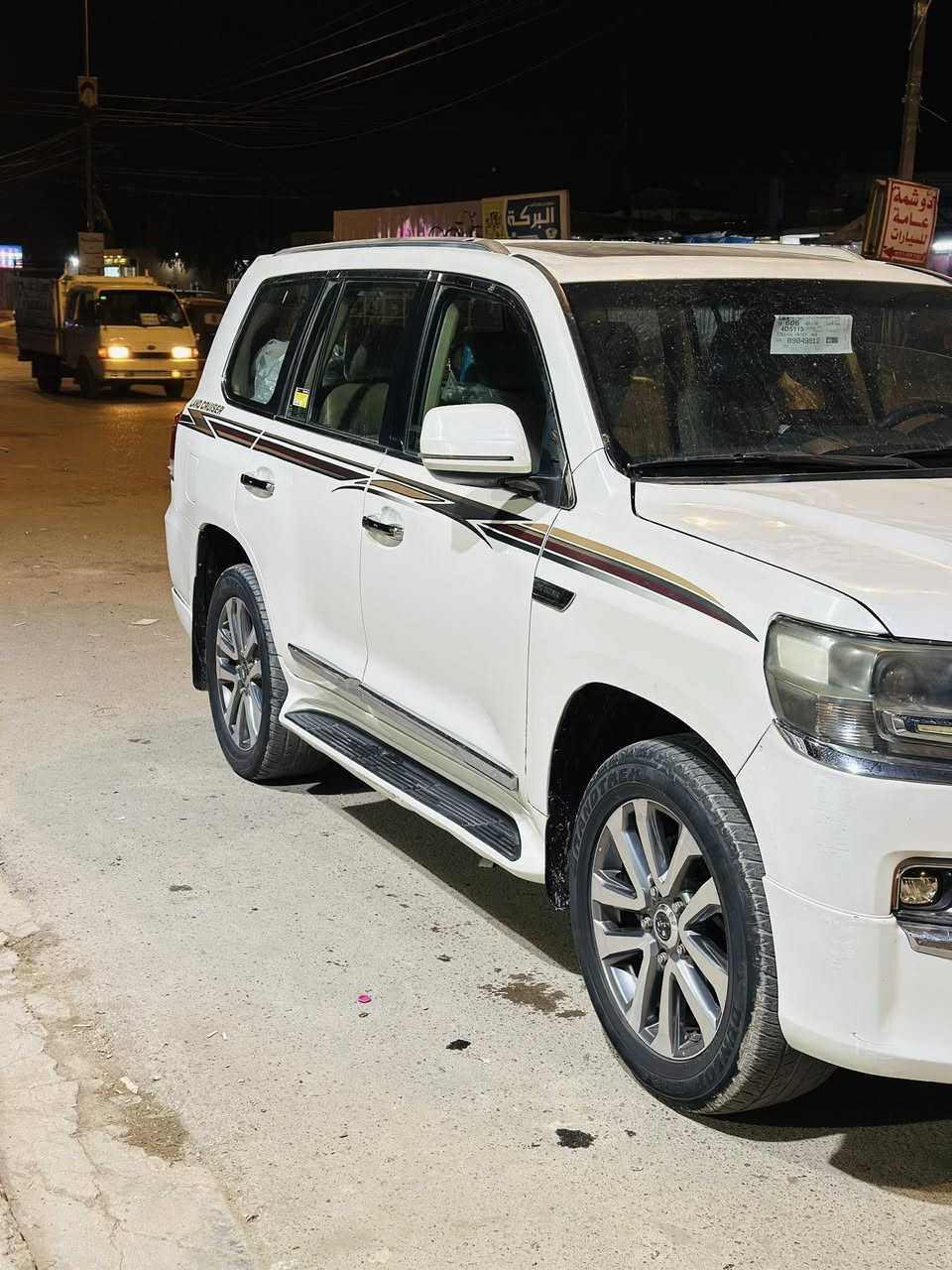 السلام عليكم لاندكروز رقم سليمانيه بسمي سنويه تحويل ثاني يوم 6سلندر مديل 2010محدثه 21داخل وخارج موصفات كشن كهرباء مري شفط مامتواجد خاص الانتصال على رقم الهاتف السعر 265$ورقه 
رقم الهاتف ***********
***********
