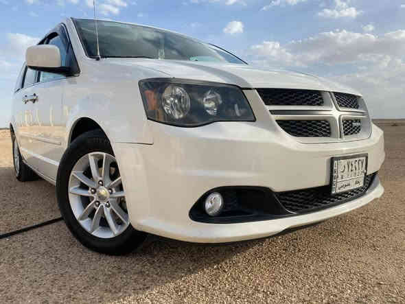 السلام عليكم دوج كرفان 2011 السياره كلين تايتل عدا بل فديو مكانات ثنين صغار فول مواصفات بوب كهرباء صندوق كهرباء تشغيل عن بعد جاهزه السياره كير محرك صدر امامي خلفي  تخم تاير جاهزه السياره ب١٤٠وبيها مجال مكان السياره هيت ***********
