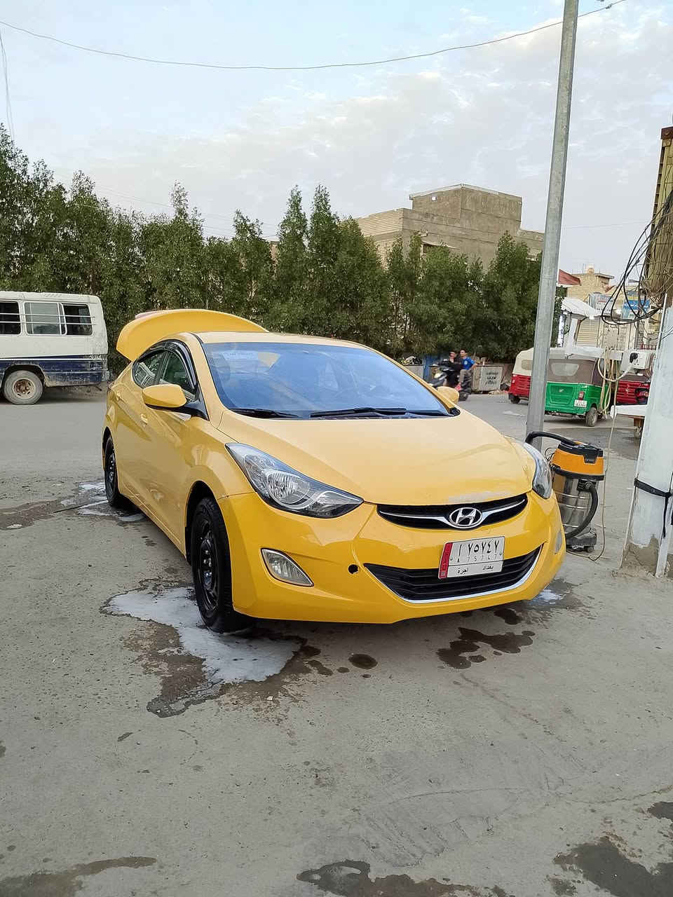 انتره 2013 امريكي كير ومحرك خير من الله تبريد ثلج هسه شاده منضومه كامله مال فورتي حدثه بنيد وباب عكس سايق مبدل بدون شاصي بدون لغد بدون تكم سياره تخم تاير خير من الله تاخذه كبل لشارع ما تصرف عليهه شي مطلوبه 200 هيئه و400 غرمات عارضهه 97 رقم ***********
