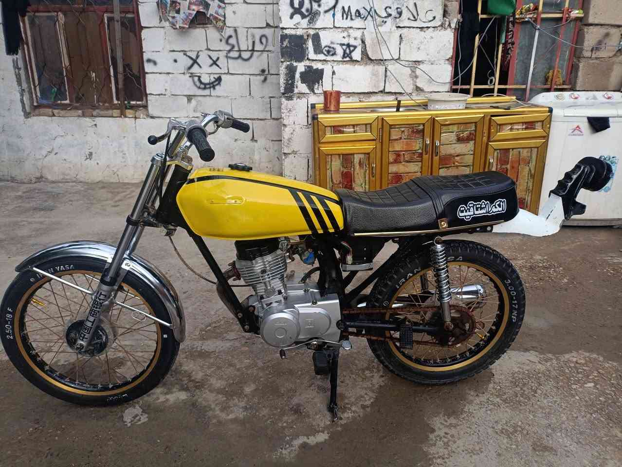 سلام عليكم دراجه انتنس (ادوات) محرك نضيف مامفتوح تعمير تانكي كشن صدر امامي وخلفي كله جديد لا دخان ولا نضوح شلعه تخبل مكاني خور الزبير
سعر375وبيها مجال قليل ***********
