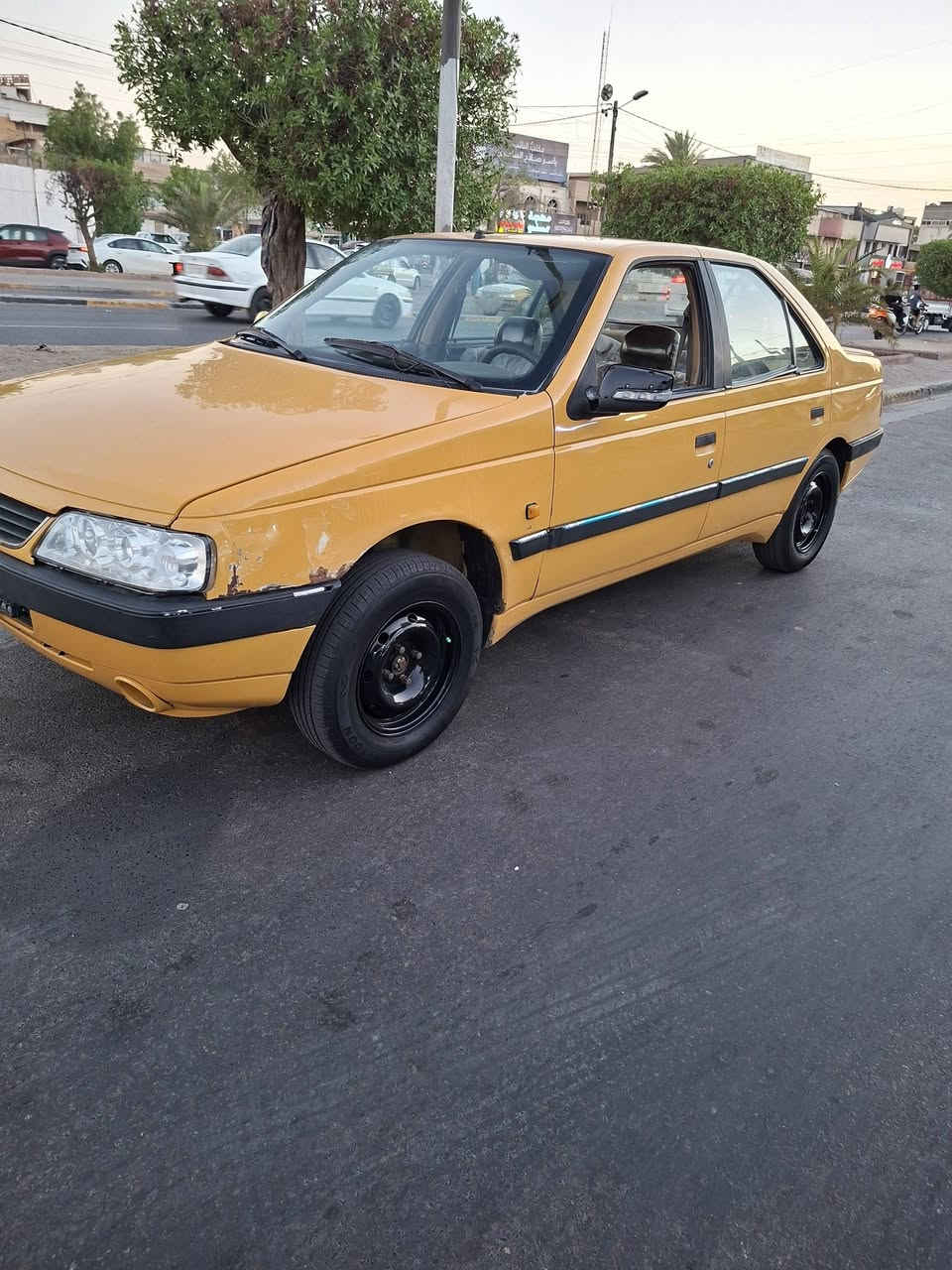 سلام عليكم بيجو لميس 2013 .. ضربه فقط الجاملق لي بصف السايق مثل مواضحه بل صوره مصبوغه جماليه اثر جراد وعندي صور كامله قبل الصبغ مكفوله من الضربه .. تخم تاايرات جديد صدرها جديد كير ومحرك جديد فقط لاستيك ولف يحتاج تبديل تبريد شغال وبارد لكن منقص غاز  دوشمه جديده مصفره هيه وغرامات تحويل ثاني يوم السياره مشاء الله بل واقع تجنن واحلاا من الصور كهرائيات كلها شغاله .. السعر 32 وبيها مجال جدا بسيط *********** العنوان بغداد الشعله بل عافيه على لياخذهاا ممتواجد فيس فقط على الرقم
