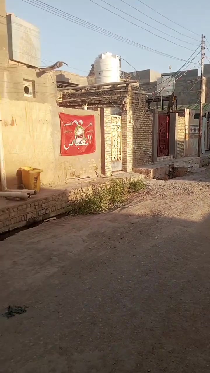 بيت للبيع بحي لصدرين قرب بيت احمد علي كاظم مساحه  ١٩٠ متر
***********
