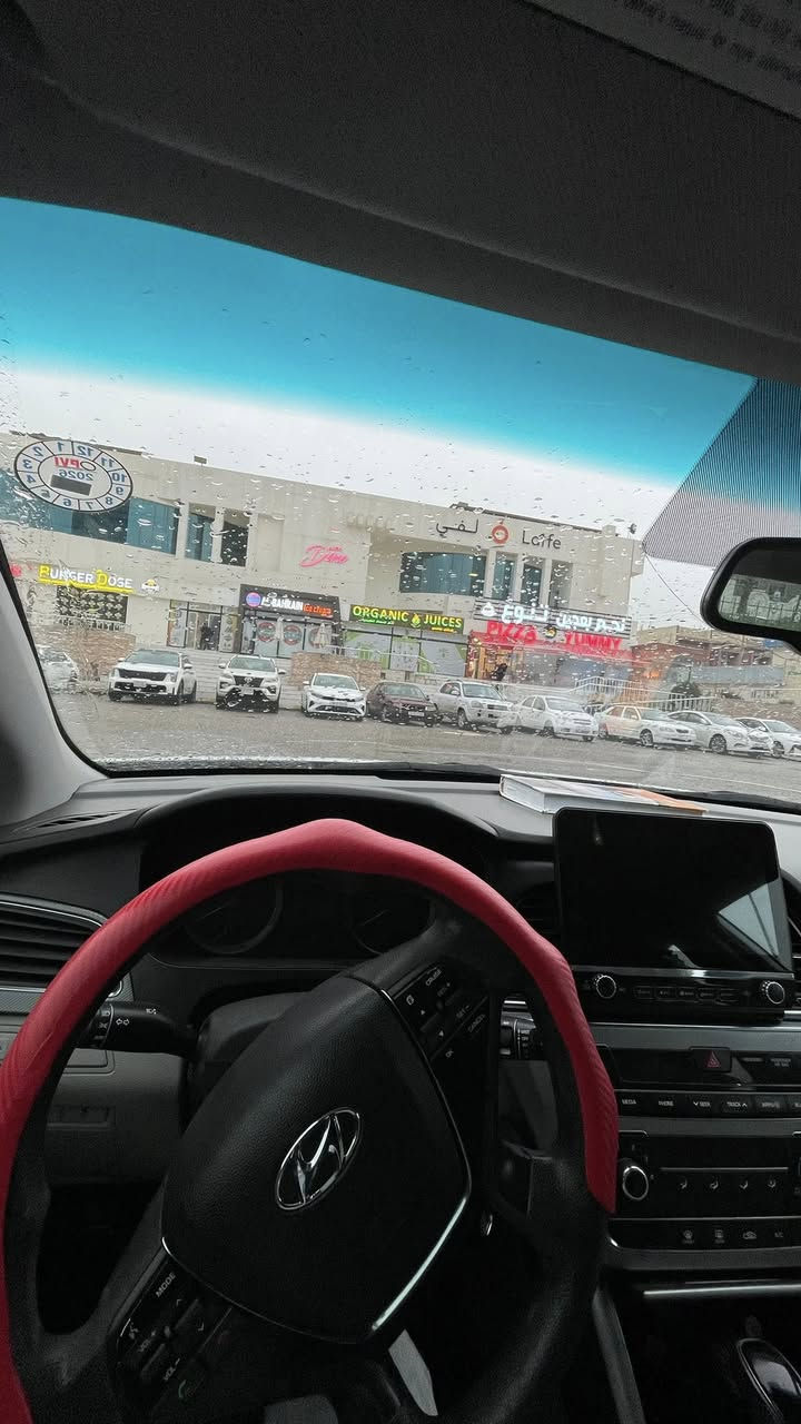 سوناتا 2016 وارد امريكي سياره بسمي كوبون بانزين بيها ضرر جاملغ خلفي صفحه السايق وبيها مكانات مصبوغه مال تشليع صبغ شرط بدون معجون….. (السعر 120 )…. وبيها مجال مكانها موصل برطله  ***********
