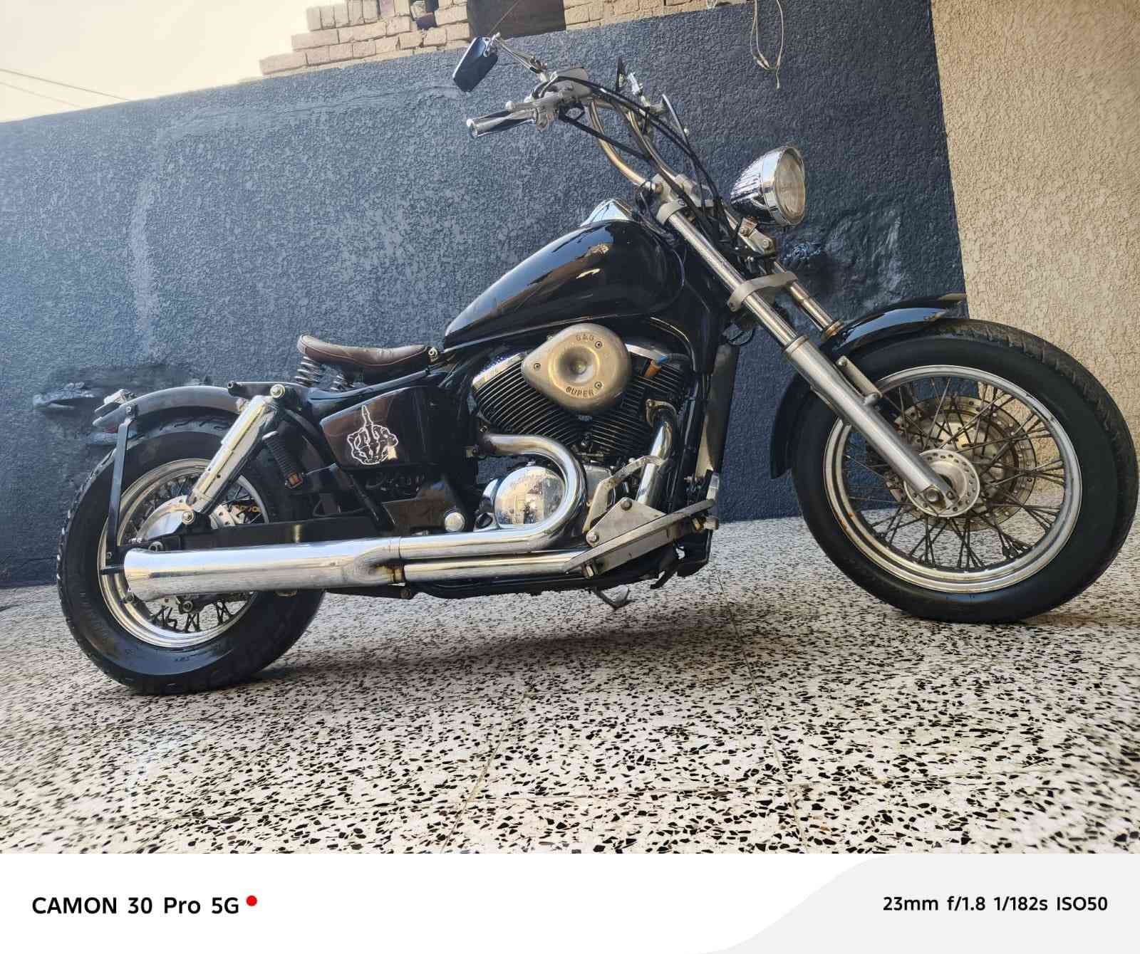 السلام عليكم هارلي شادو 400 للبيع متروكه الدراجه عندي شغل الدراجه تشتغل نگره مگينه وگير خير من الله مرقمه بغداد الرقم عندي هو والسنويه ***********
