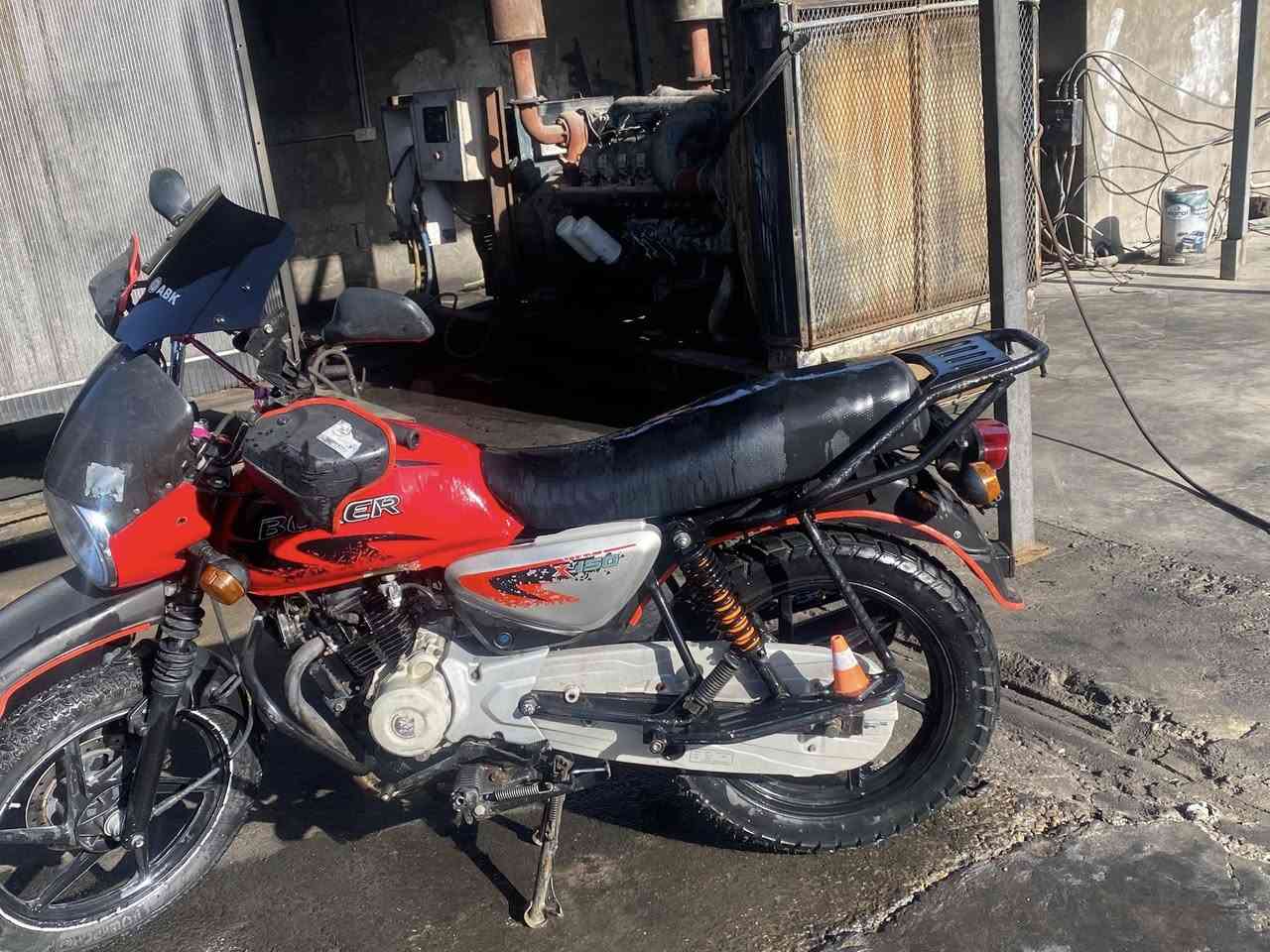 السلام عليكم دراجة بوكسر موديل 22 للبيع مكاني بياع الشهداء ***********
