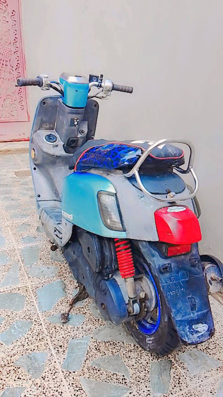 سلام عليكم 
دراجه بوليس للبيع عايزها براغي للصالنصه و بريك بس السعر 550وبيها مجال بسيط ***********او خاص
