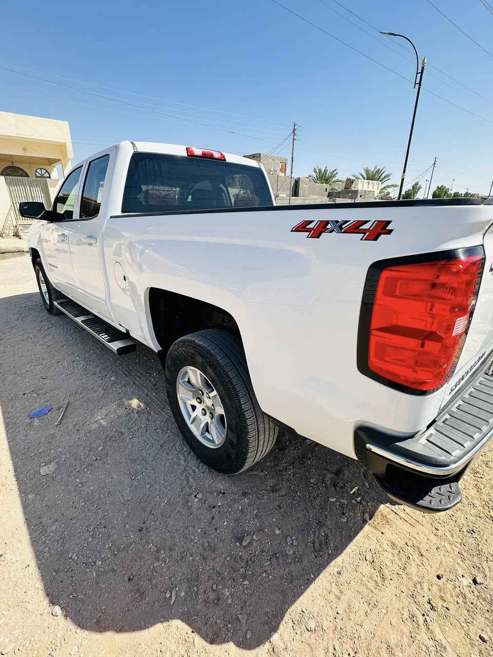 السلام عليكم
للبيع سلفرادو 2019 
محرك 8سلندر 5300
داخله كلين 
ماشيه 200 كغم 
السعر 185. بيها مجال 
للاستفسار ***********
